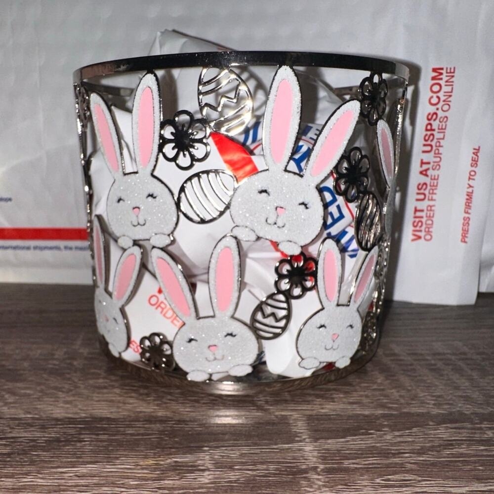 Bath and body works glitter Easter bunny candle holder sleeve 3 wick - Picture 1 of 1
